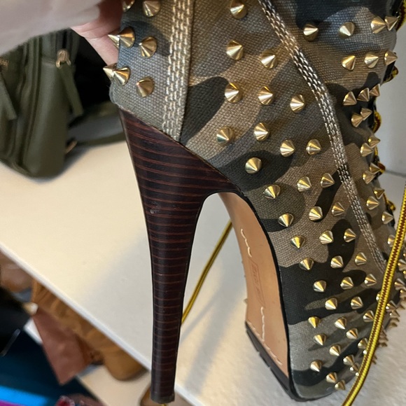 Bad bitch Alert! Army fatigue super high heeled boots - Picture 4 of 6